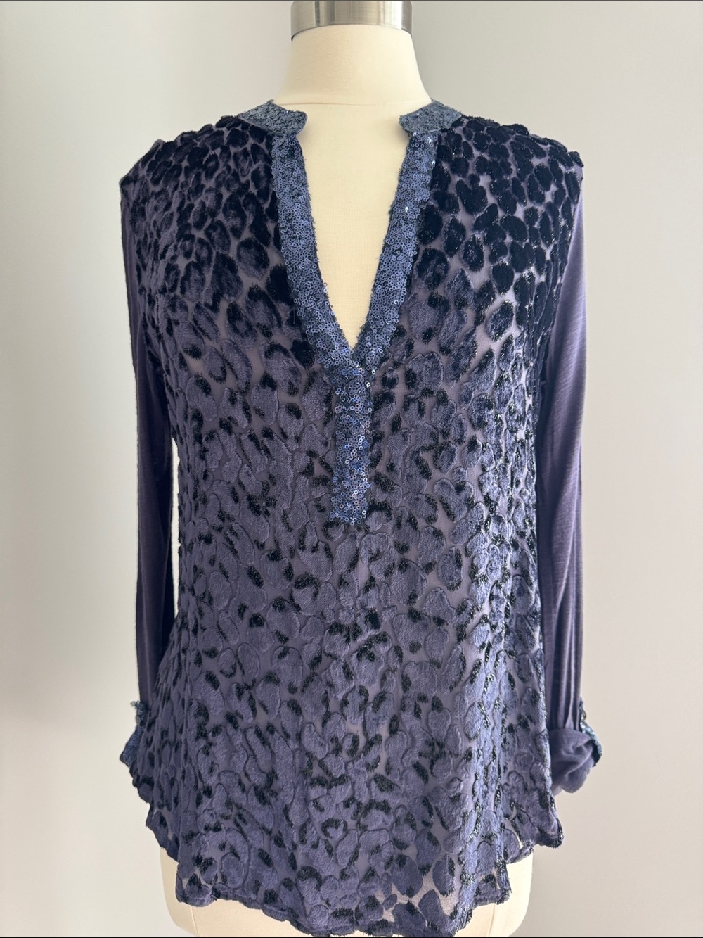 Tiny NWOT by Anthropologie Textured Leopard Print Sequin Top - Navy, Size M